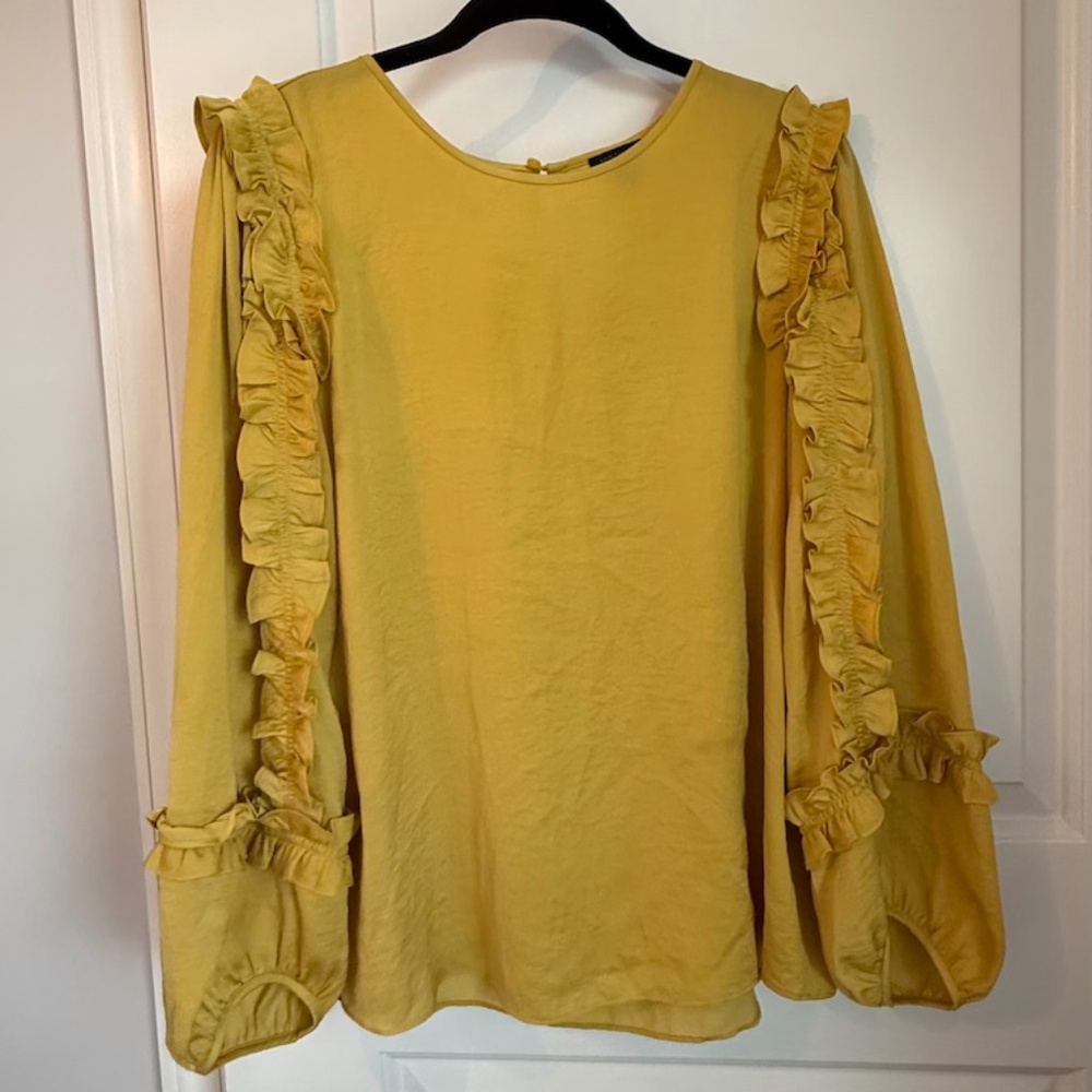 Ann Taylor Yellow Ruffle Long Sleeve Blouse Top w/Keyhole Back Size Medium